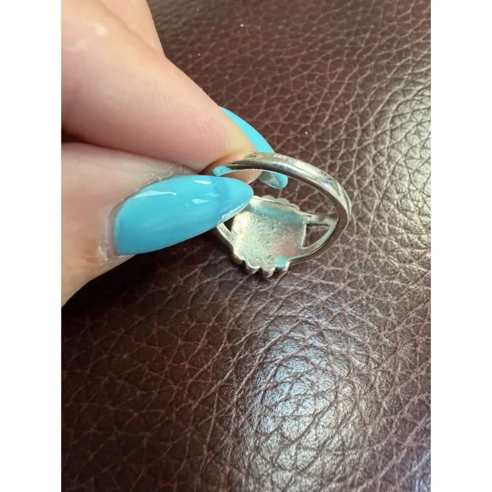 Vintage Silver-Tone Costume Ring with Faux Opal Cabochon – Approx. Size 7-8
